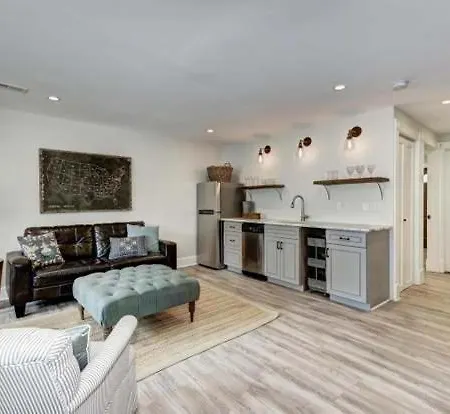 Private English Basement In Capitol Hill